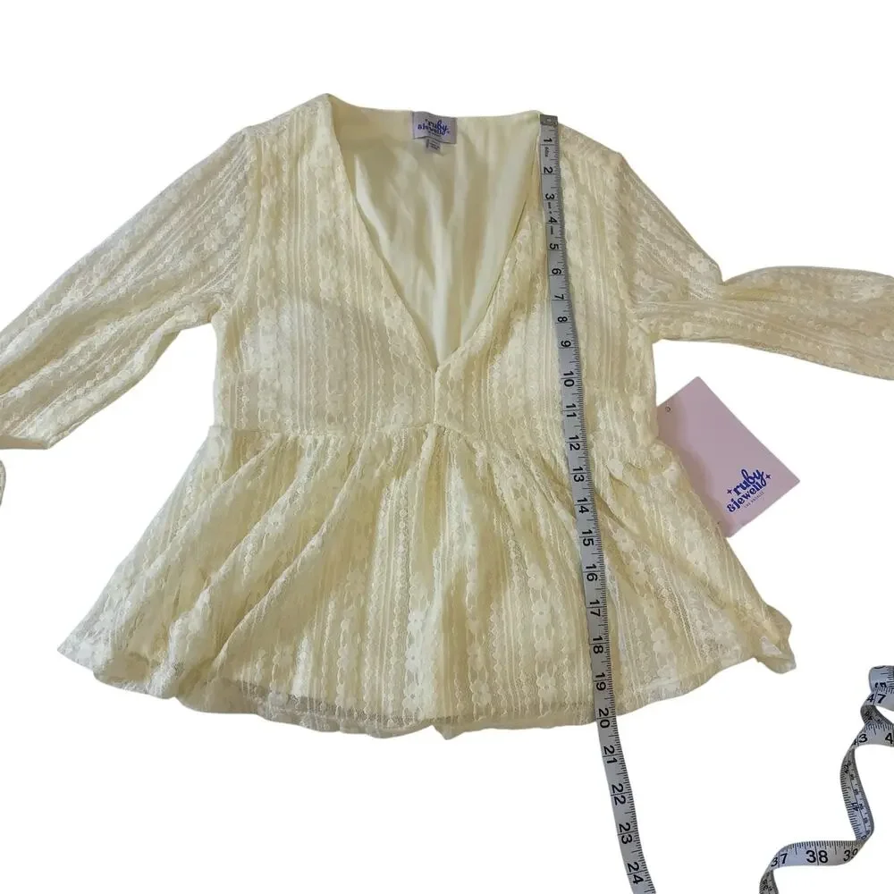 NWT Women's Ruby & Jewell Long Sleeve Lace Top Size Small Low V-Neck Cream